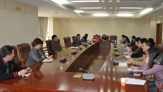 珠江医院举行“三八妇女节追忆身边好榜样——车小燕同志”座谈会.jpg